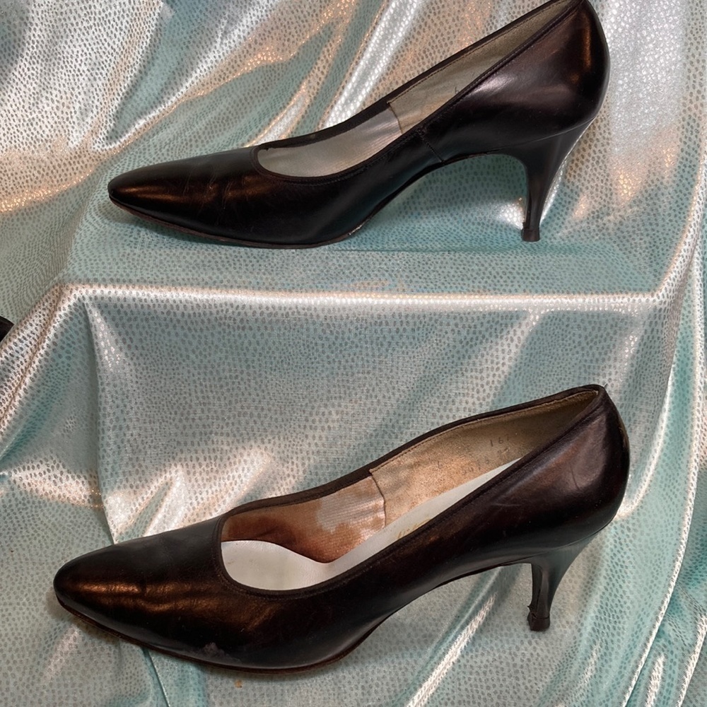 Vintage 50’s red suede pointypumps w/metal‎ heel Leather bottoms 3 9.5” insole
